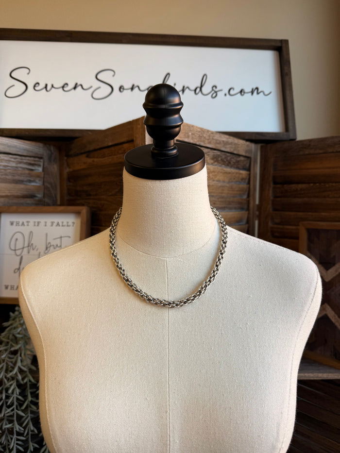 Chunky silver chain necklace with chunky interlocking links