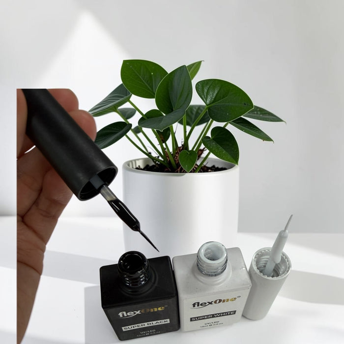 Black/ White Painting Gel 15ml - Short Pointy Brush