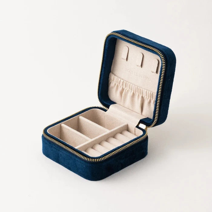 Bon Voyage Square Travel Case Saphire