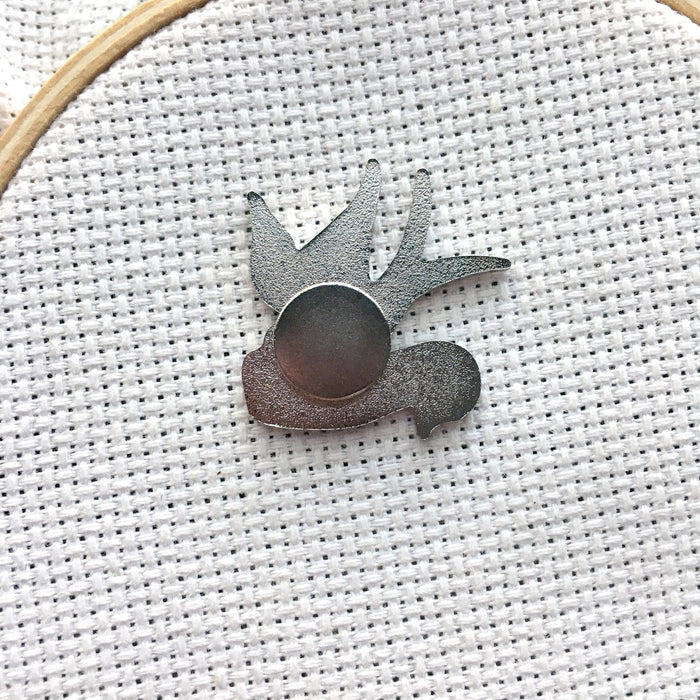 Crafty Swallow Needle Minder