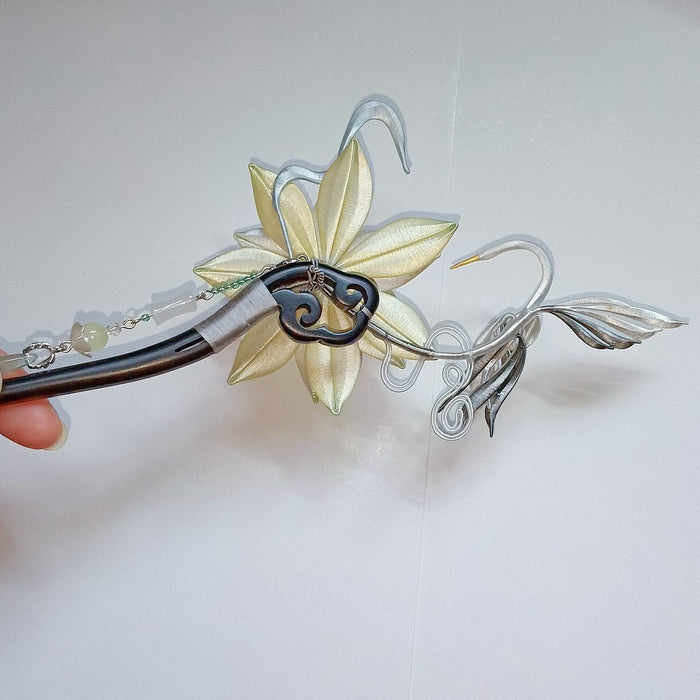 Handmade Chanhua Thread-Wrapped Crane and Flower Hairpin - Elegant Floral Hair Accessory