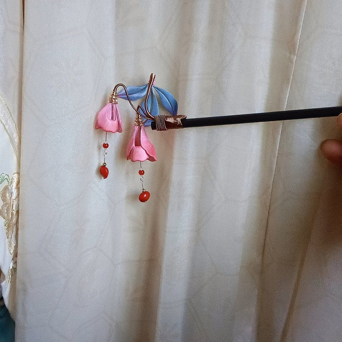 Handmade Chanhua Thread-Wrapped Fuchsia Hairpin - Floral Hanging Bell Accessory