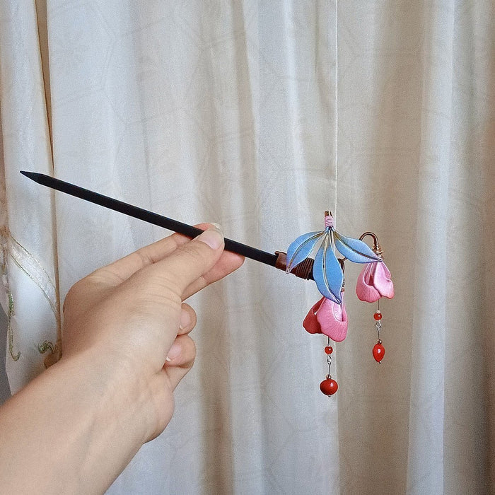 Handmade Chanhua Thread-Wrapped Fuchsia Hairpin - Floral Hanging Bell Accessory