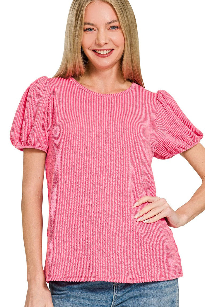 Pink ribbed T-shirt with puff sleeves and crew neckline
