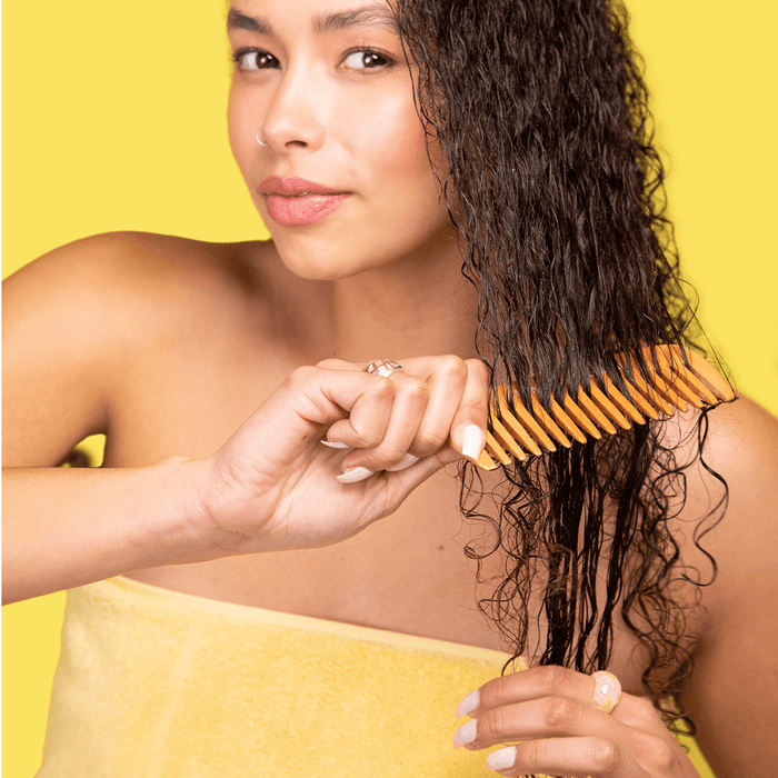 Umberto Giannini Banana Coconut Detangler Leave - in Conditioner 250ml - Beauty Tribe